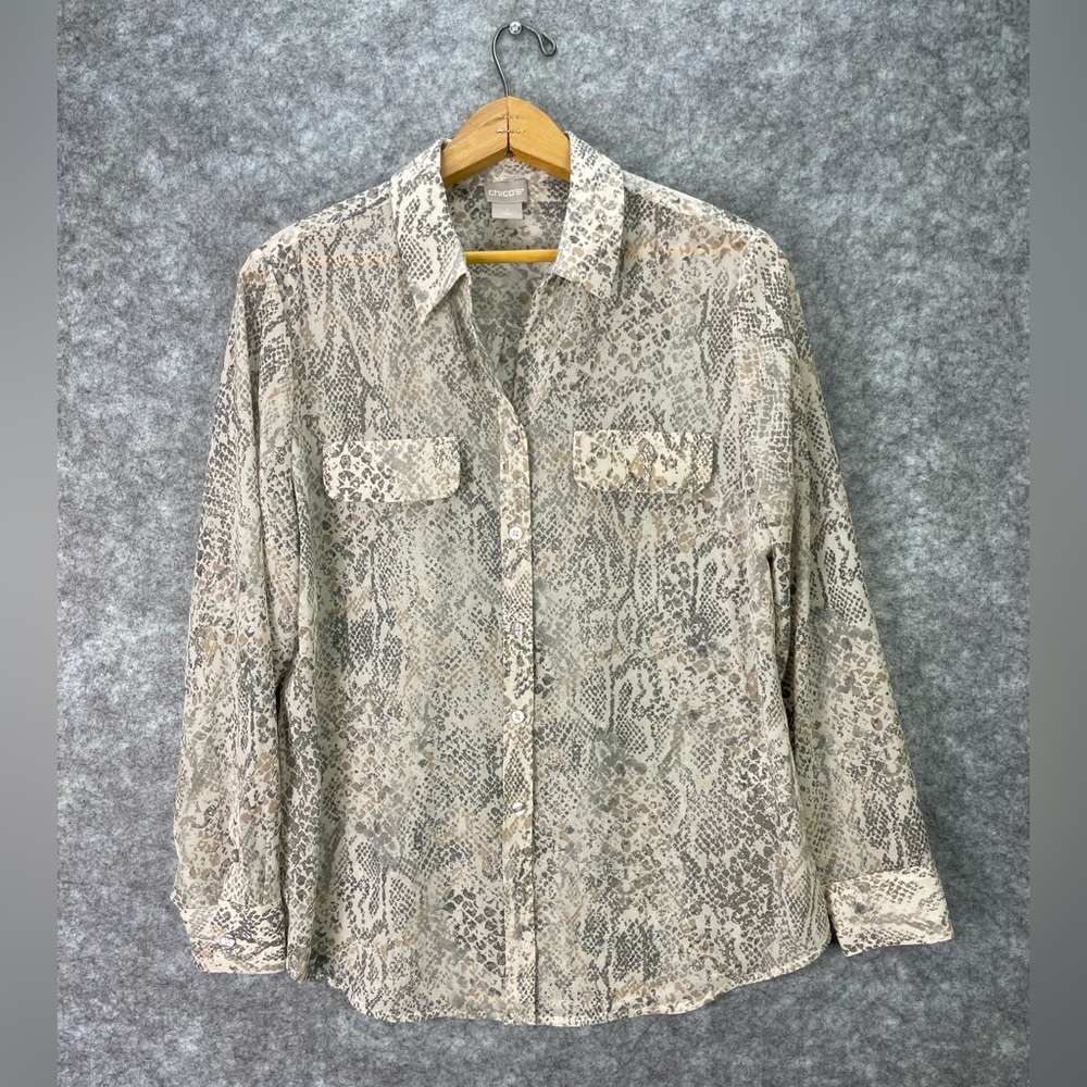 Chicos Shirt Womens 1 Medium Beige Gray Snake Print Button Front Top Blouse